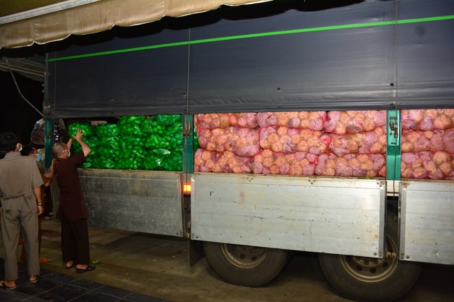 Continuing to support people in need in the Covid-19 pandemic of Hoang Phap Pagoda (series 4)